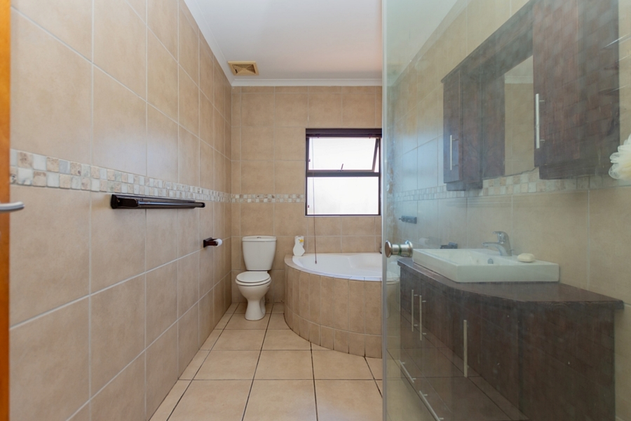 4 Bedroom Property for Sale in Myburgh Park Western Cape